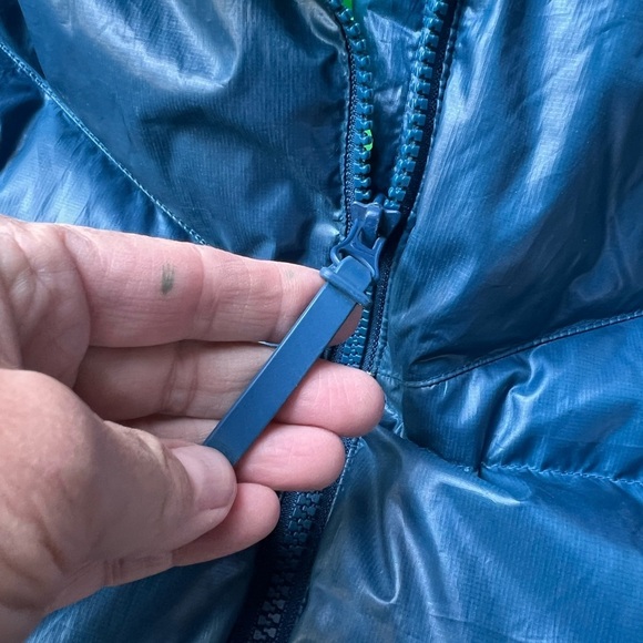 Nike Blue and Green Puffer Jacket Down-Fill Zip Loose Fit CU5813-460 - Picture 4 of 7